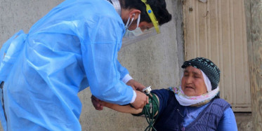 Van'da Aşı Yapmaya Giden Sağlıkçılar Karlı Yollarla Mücadele Ettiler