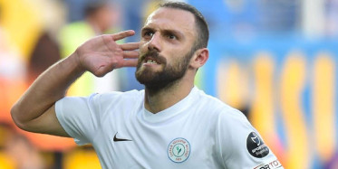 Vedat Muriqi'in Eşinden Sarı Lacivertlileri Heyecanlandıran Paylaşım