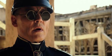 Waiting for the Barbarians Filminin Fragmanı