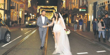  Sinan Akçıl'dan Burcu Kıratlı'nın Gelinliğine Tepki!