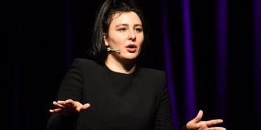 Yasemin Sakallıoğlu’ndan Karantina Sürecini Anlatan Eğlenceli Paylaşım