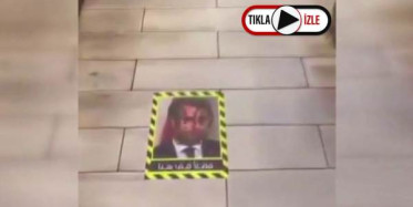 Kuveyt'te Bir Restoranda Macron'un Resmi Yere Yapıştırıldı