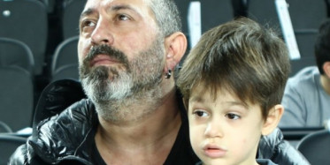 Cem Yılmaz'ın Oğlu Kemal'in, Yıl Sonu Gösterisine Damga Vuran Dans Şovu