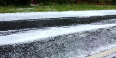 Çatalca'da Dolu Yağdı! Yollar Beyaza Büründü