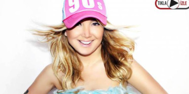 Yonca Evcimik Oryantal Dansıyla Dikkat Çekti