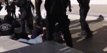 Yunanistan'da Protestocu Öğrencilere Şiddet