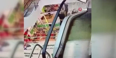 Yürüyen Merdivenin Bandına Takıldı, Aşağıya Düştü