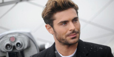 Zac Efron Şakalaşırken Yüzünü Dağıtıyordu!