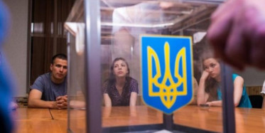 Ukrayna Seçimlerinde En Çok Oyu Alan Komedyen Zelenskiy Kimdir?