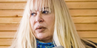 Zerrin Özer’den Photoshop Açıklaması