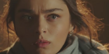 Firuze'nin Kardeşi Yasin'i Bıçakladı